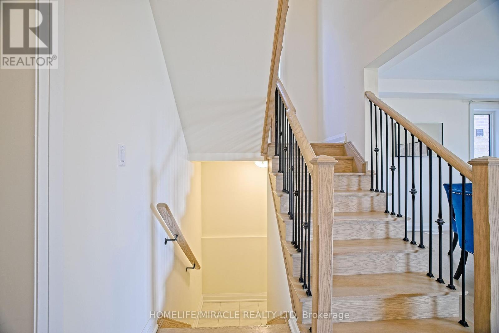 4 Bavenden Crescent, Brampton (Credit Valley), Ontario  L6X 0K7 - Photo 11 - W12213274