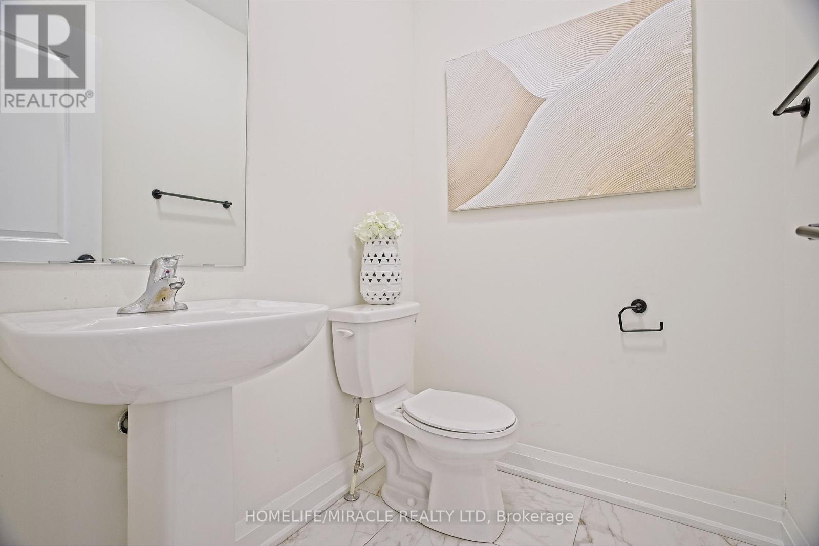 4 Bavenden Crescent, Brampton (Credit Valley), Ontario  L6X 0K7 - Photo 15 - W12213274
