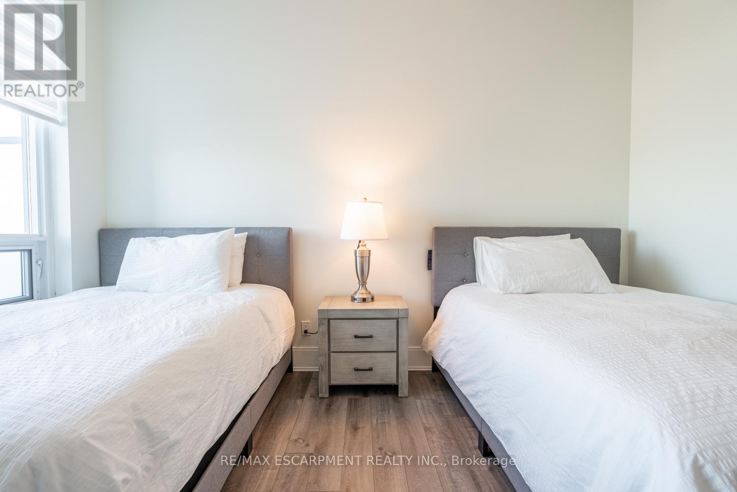 Ph5 - 330 Burnhamthorpe Road, Mississauga, Ontario  L5B 0E1 - Photo 32 - W12213278