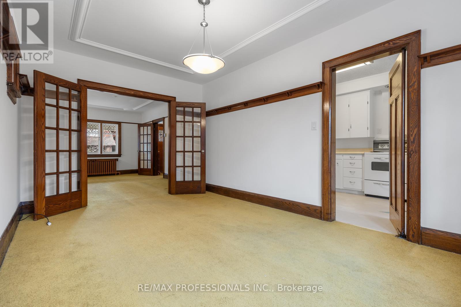 377 Armadale Avenue, Toronto (Runnymede-Bloor West Village), Ontario  M6S 3X7 - Photo 12 - W12213281