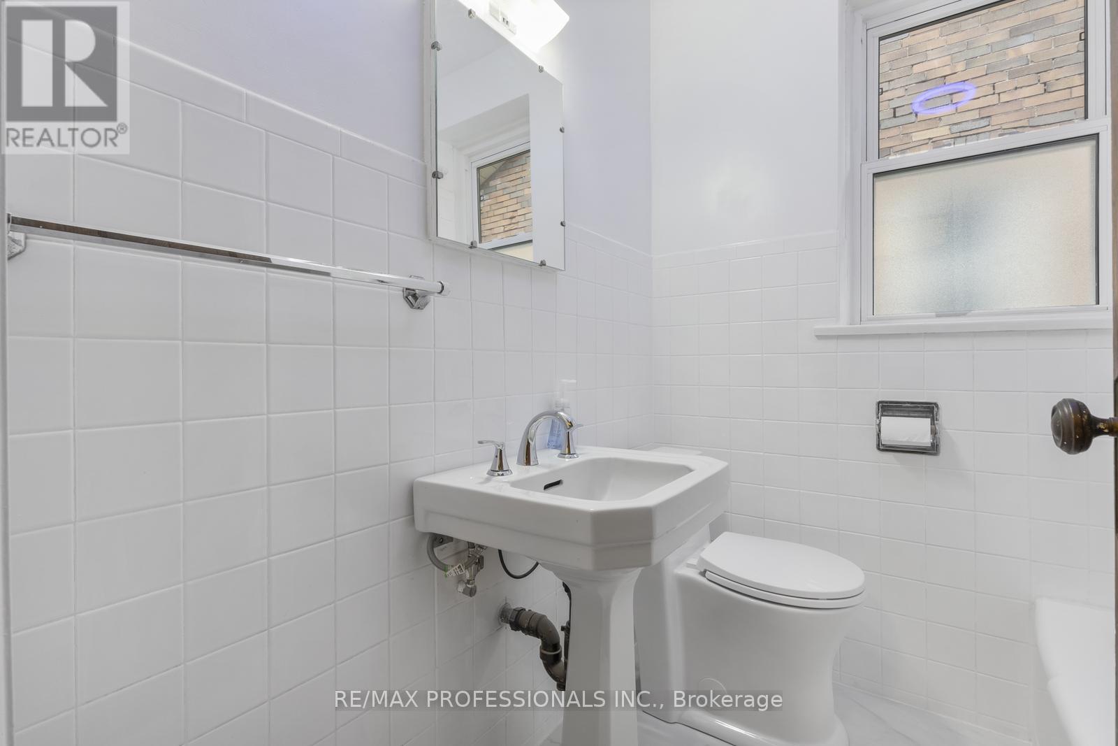 377 Armadale Avenue, Toronto (Runnymede-Bloor West Village), Ontario  M6S 3X7 - Photo 20 - W12213281