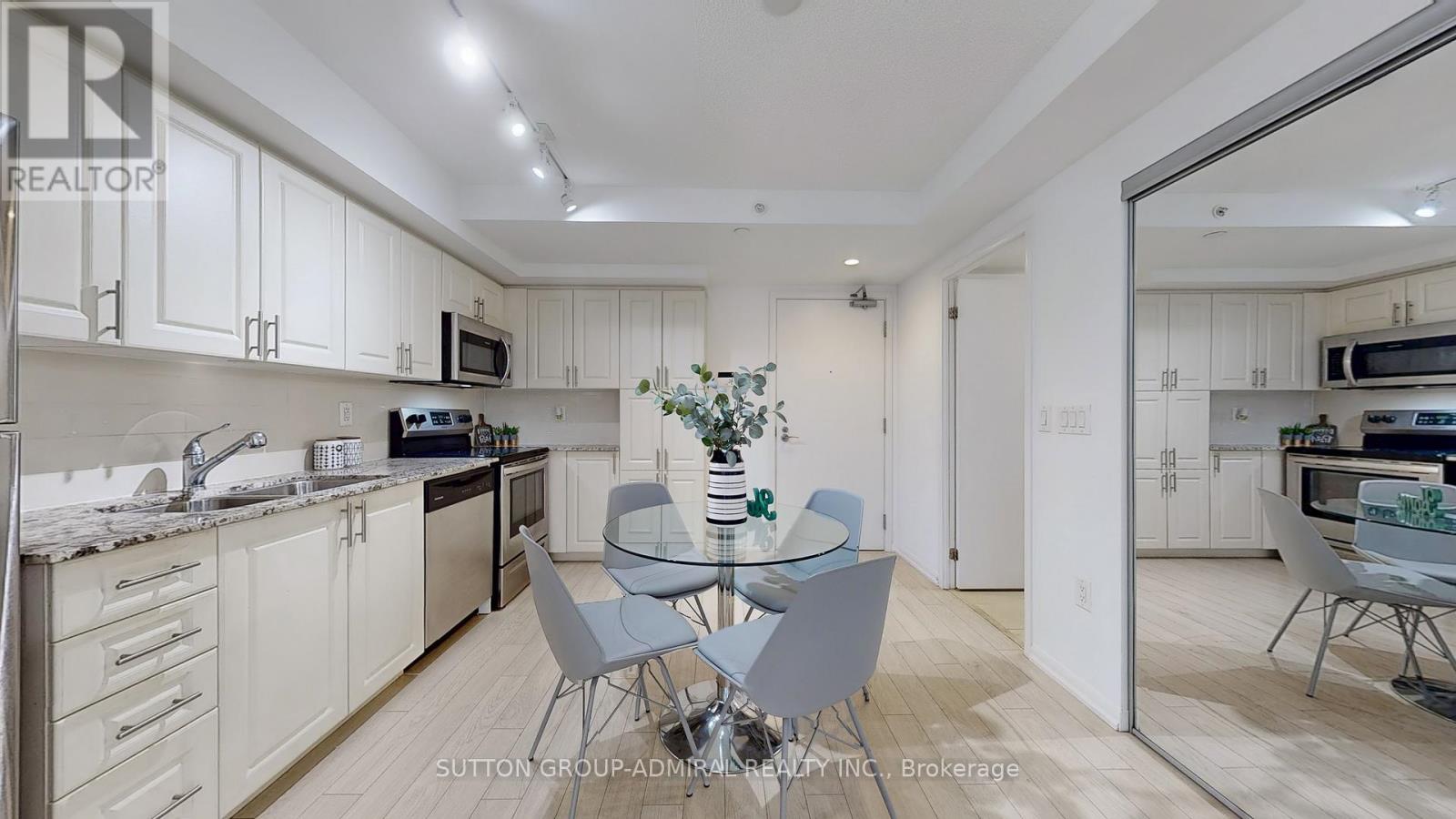 411 - 3091 Dufferin Street, Toronto (Yorkdale-Glen Park), Ontario  M6A 0C4 - Photo 11 - W12213291