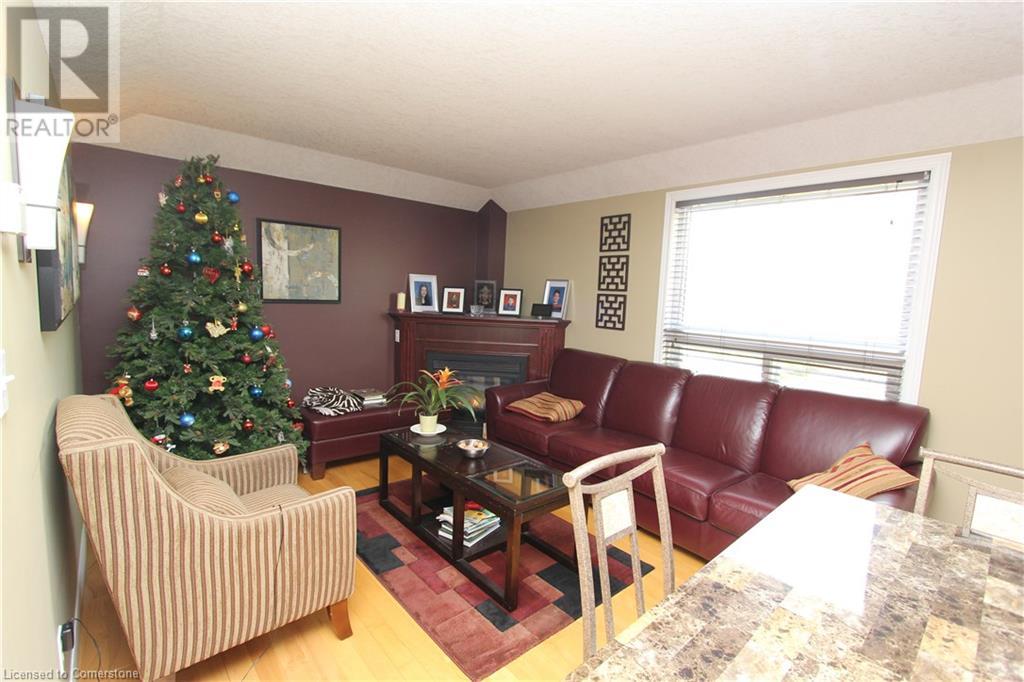 632 Columbia Forest Boulevard, Waterloo, Ontario  N2V 2K9 - Photo 2 - 40739392