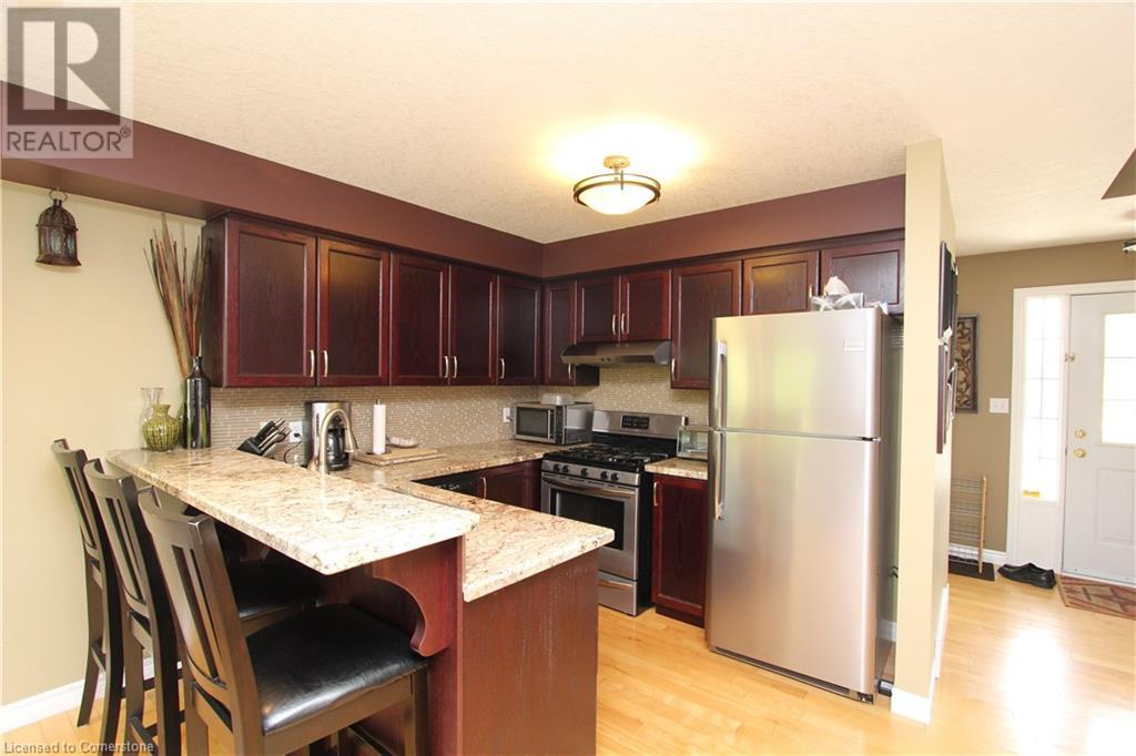 632 Columbia Forest Boulevard, Waterloo, Ontario  N2V 2K9 - Photo 4 - 40739392