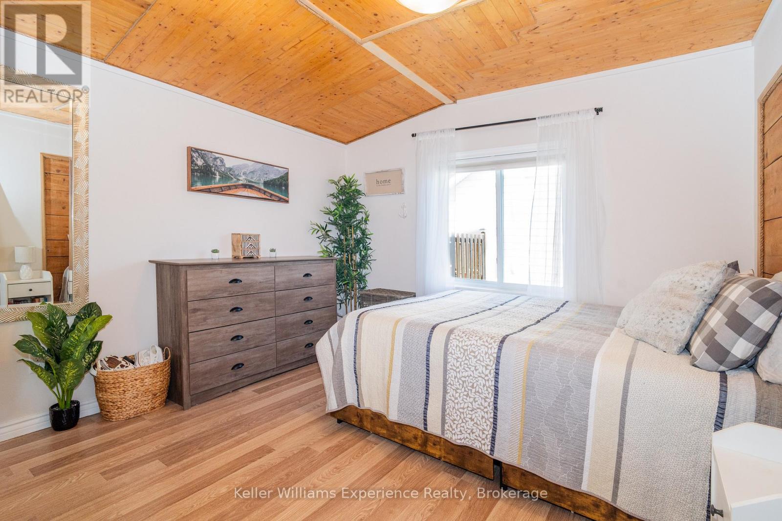 102 James Street, Burk's Falls, Ontario  P0A 1C0 - Photo 17 - X12195872