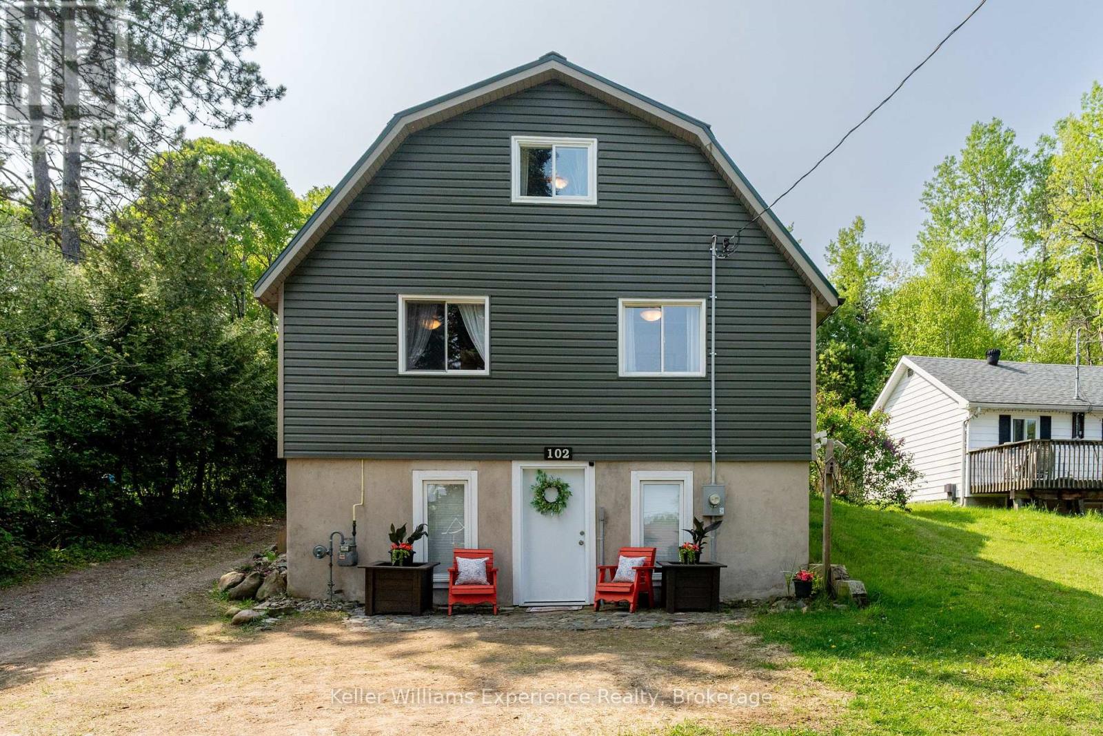 102 James Street, Burk's Falls, Ontario  P0A 1C0 - Photo 2 - X12195872
