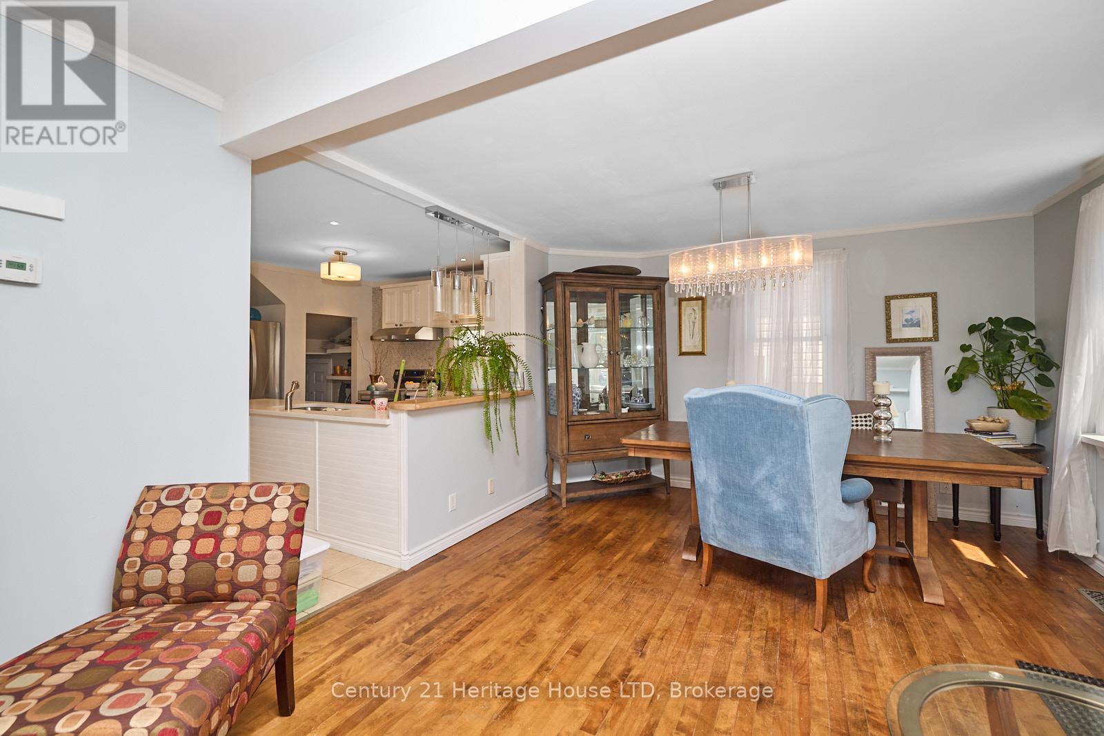 36 Afton Avenue, Welland (Lincoln/crowland), Ontario  L3B 1V5 - Photo 10 - X12213299