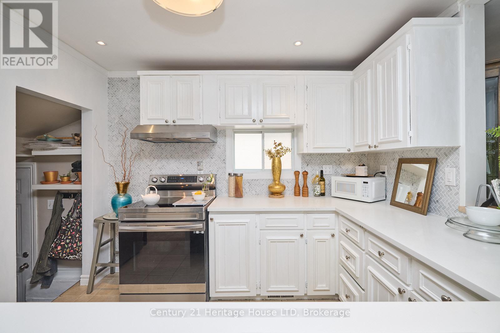36 Afton Avenue, Welland (Lincoln/crowland), Ontario  L3B 1V5 - Photo 14 - X12213299