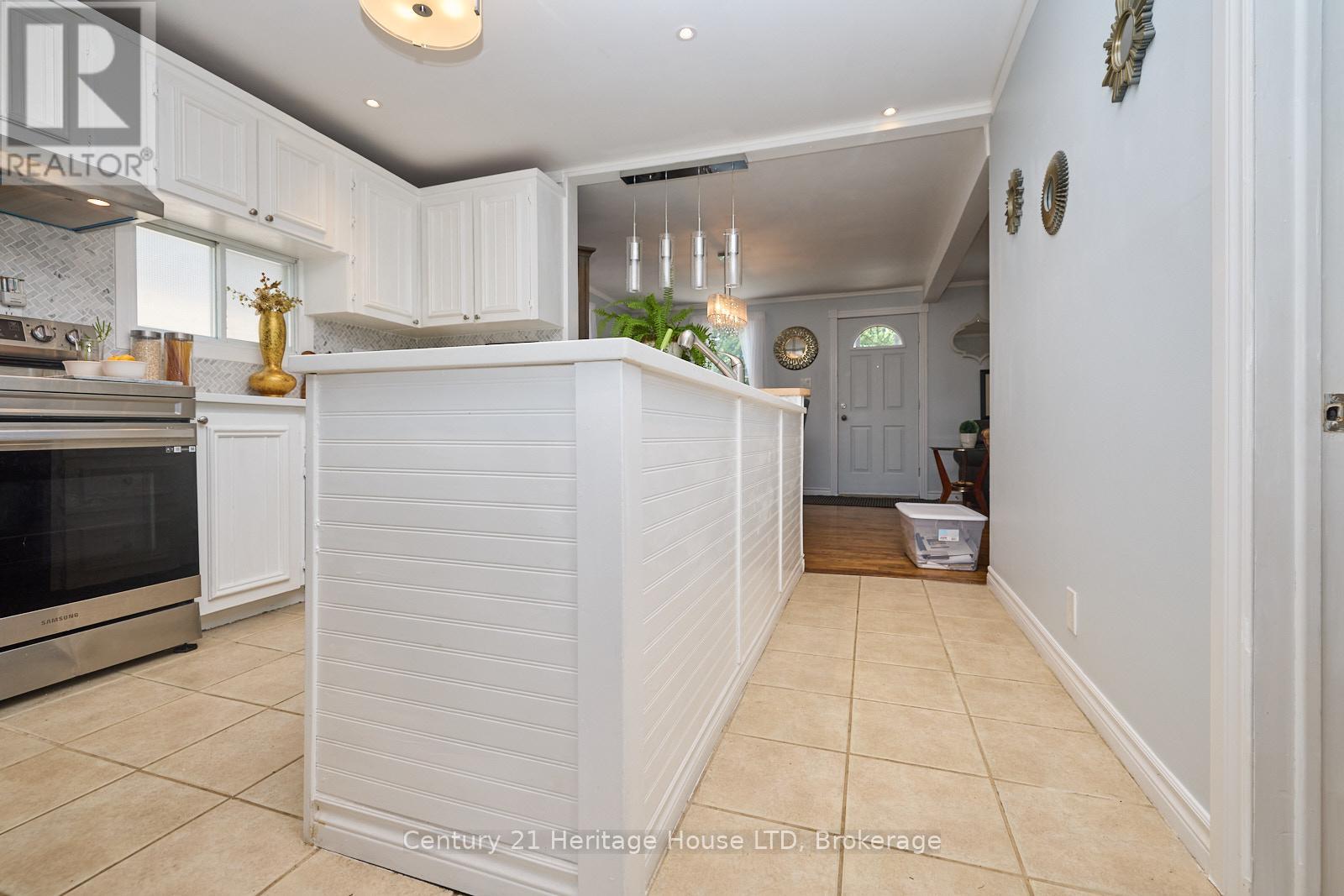 36 Afton Avenue, Welland (Lincoln/crowland), Ontario  L3B 1V5 - Photo 19 - X12213299