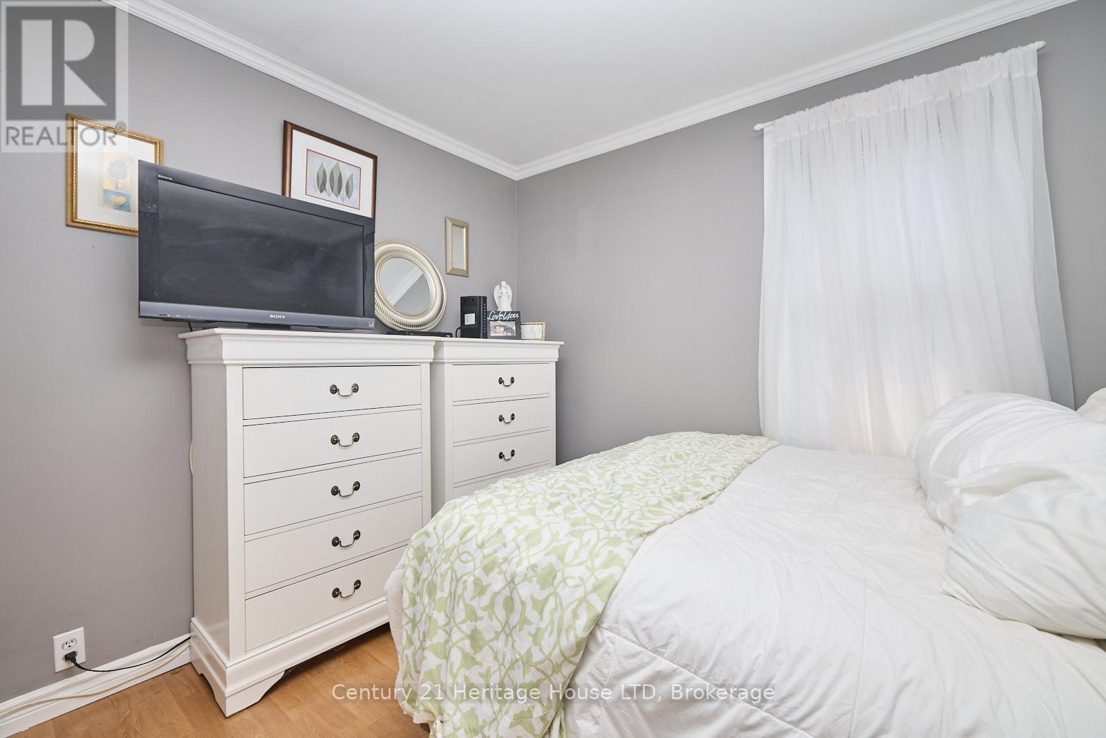 36 Afton Avenue, Welland (Lincoln/crowland), Ontario  L3B 1V5 - Photo 22 - X12213299