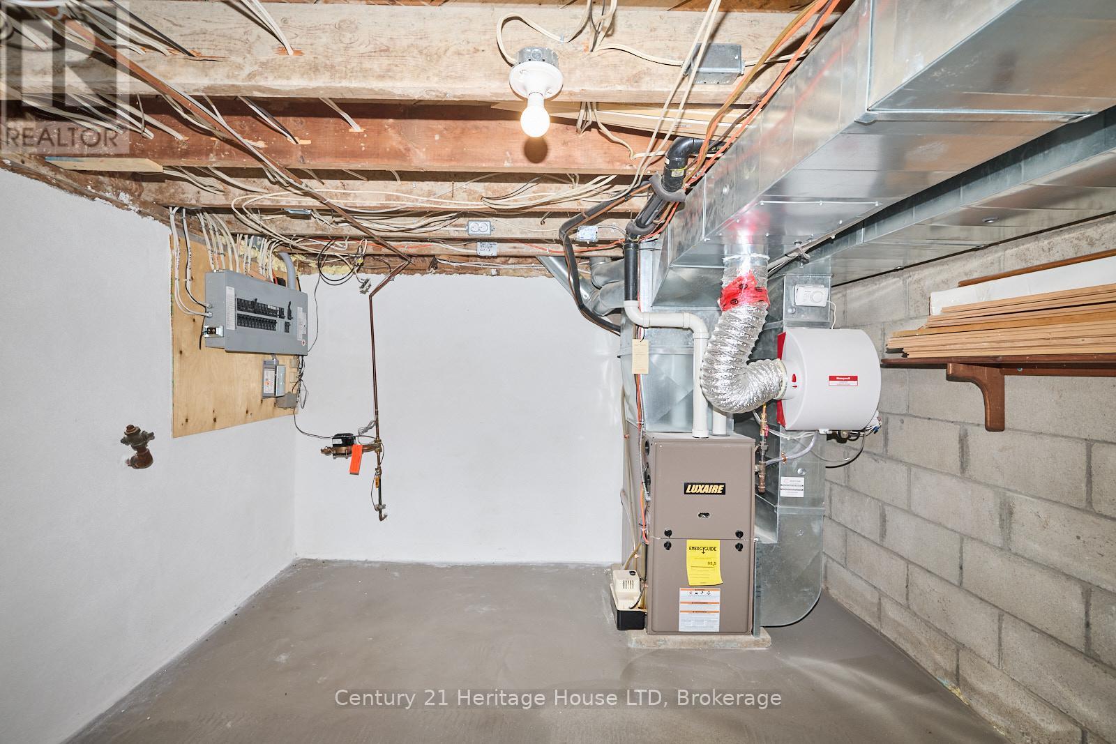 36 Afton Avenue, Welland (Lincoln/crowland), Ontario  L3B 1V5 - Photo 35 - X12213299