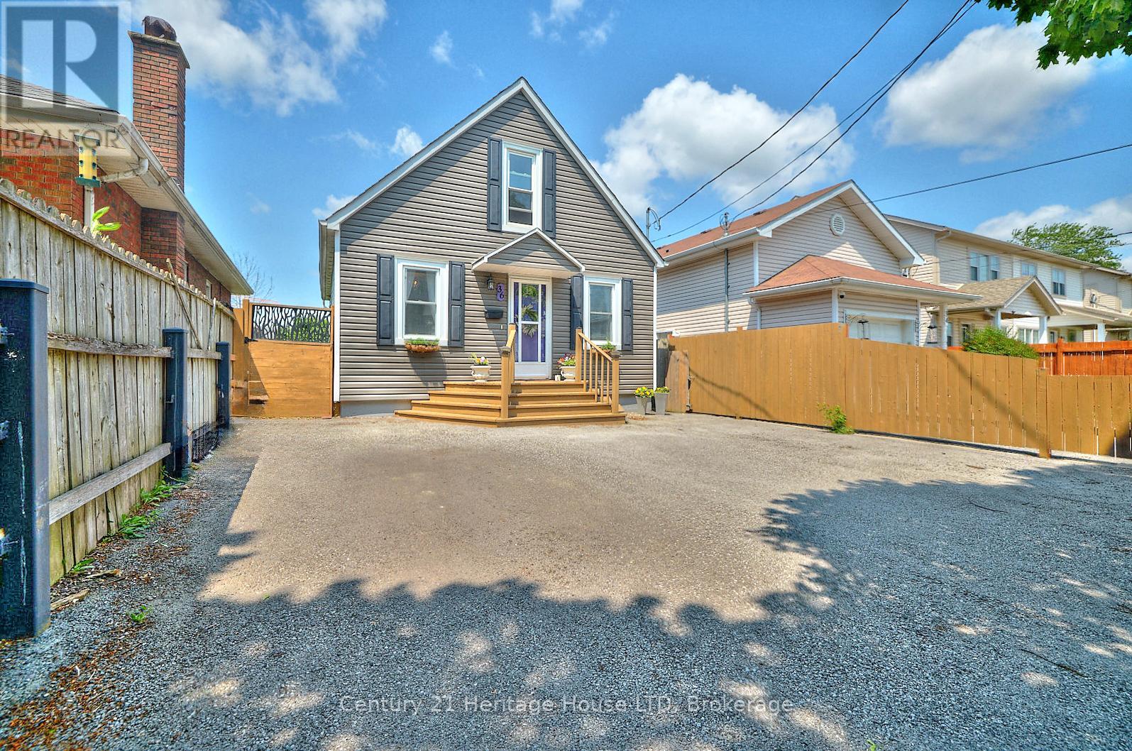 36 Afton Avenue, Welland (Lincoln/crowland), Ontario  L3B 1V5 - Photo 6 - X12213299