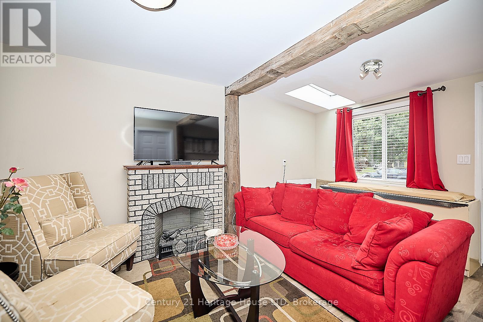 30 Mcalpine Avenue S, Welland, Ontario  L3B 1T6 - Photo 14 - X12213358