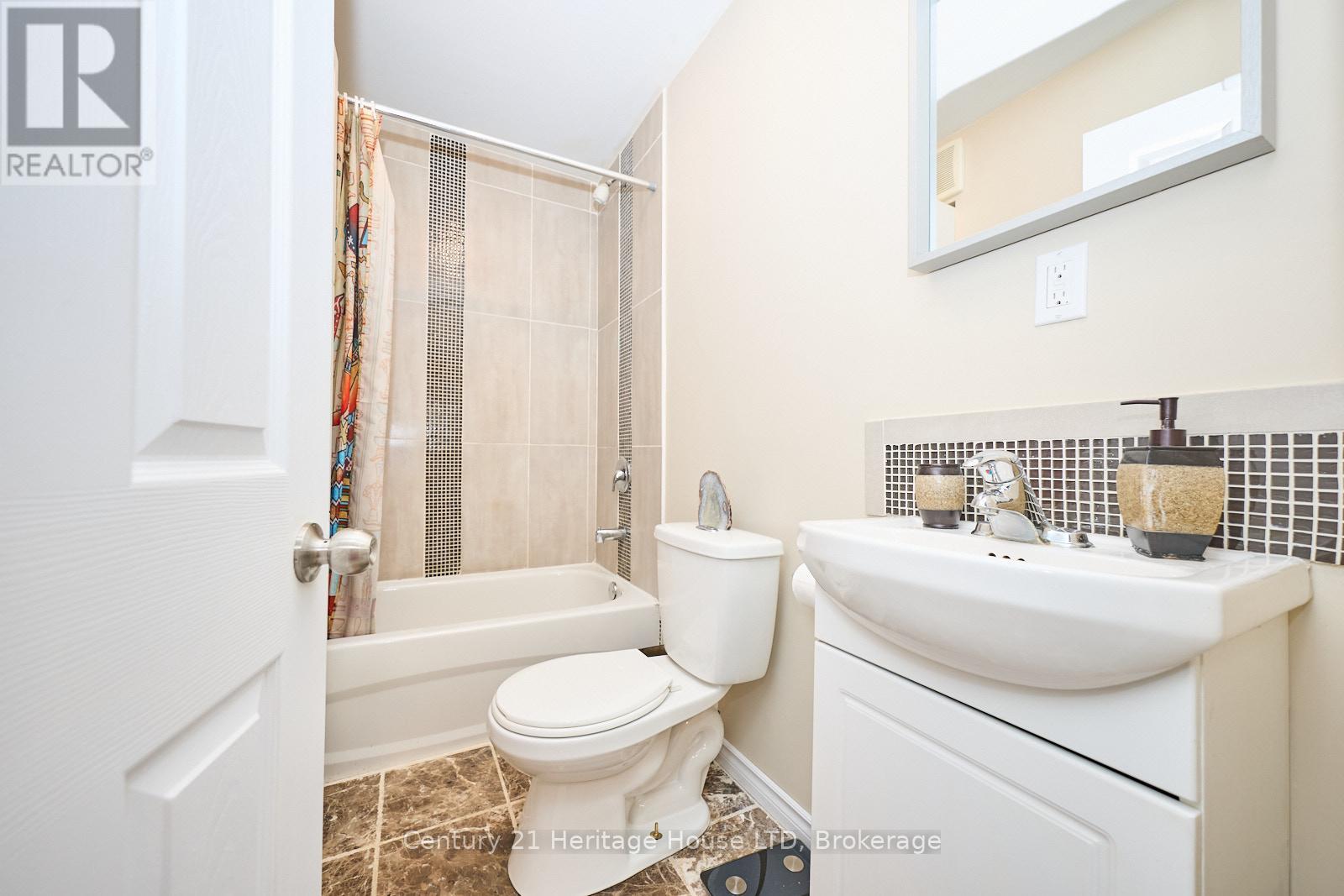 30 Mcalpine Avenue S, Welland, Ontario  L3B 1T6 - Photo 25 - X12213358