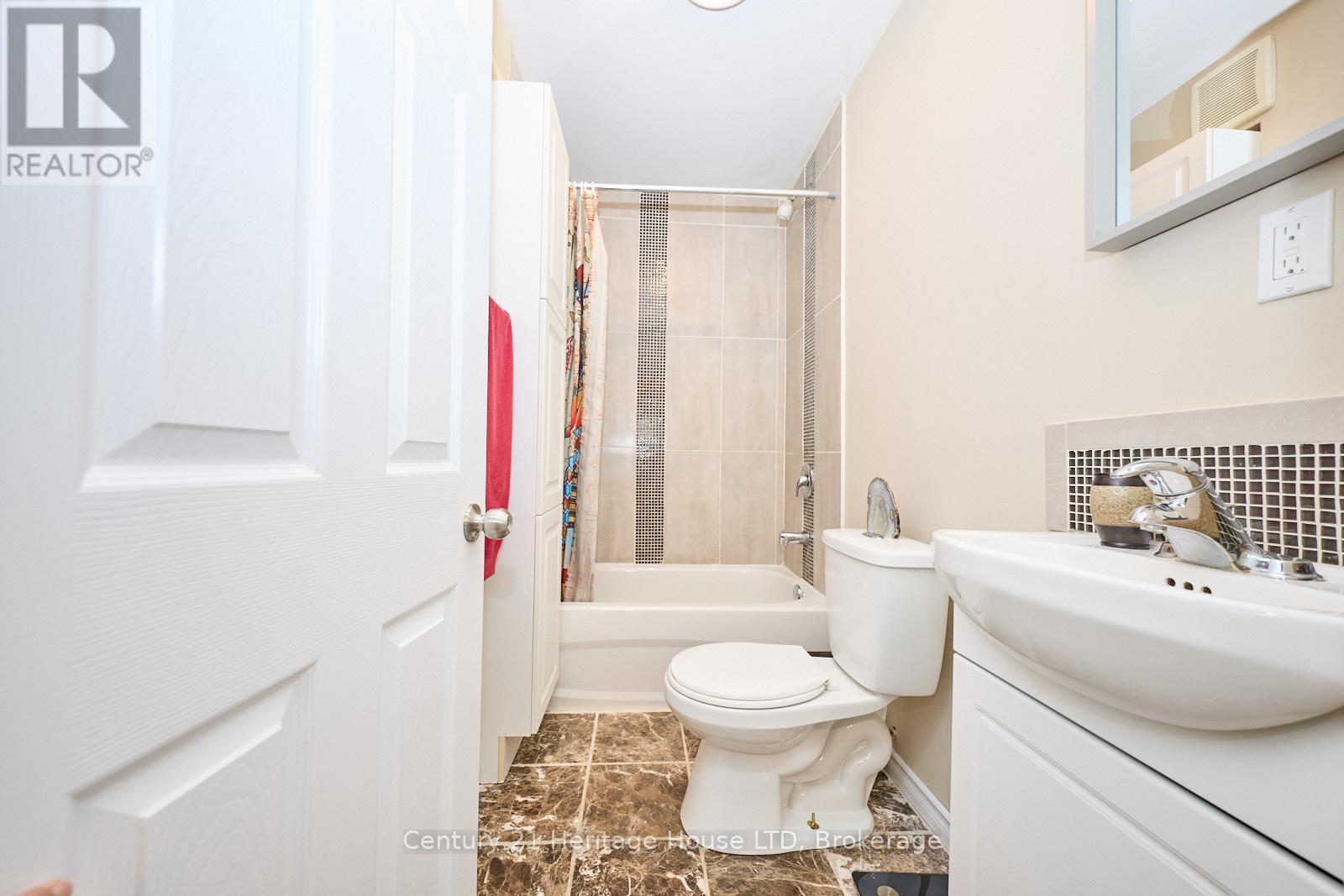 30 Mcalpine Avenue S, Welland, Ontario  L3B 1T6 - Photo 26 - X12213358