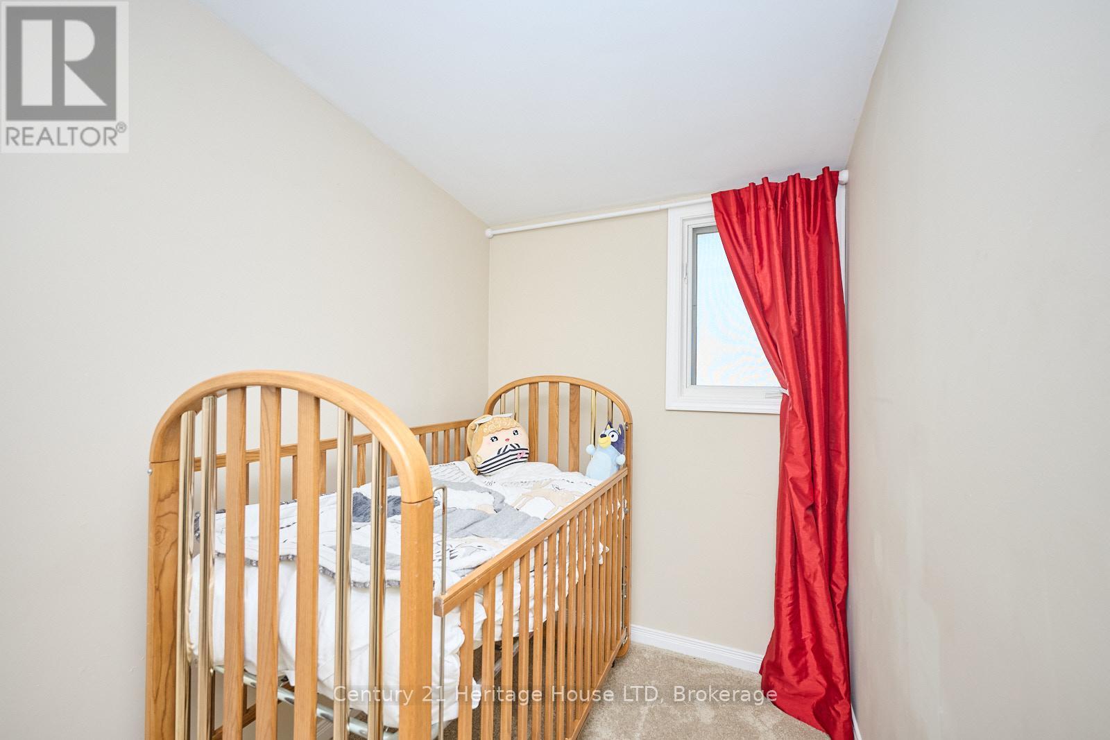 30 Mcalpine Avenue S, Welland, Ontario  L3B 1T6 - Photo 27 - X12213358