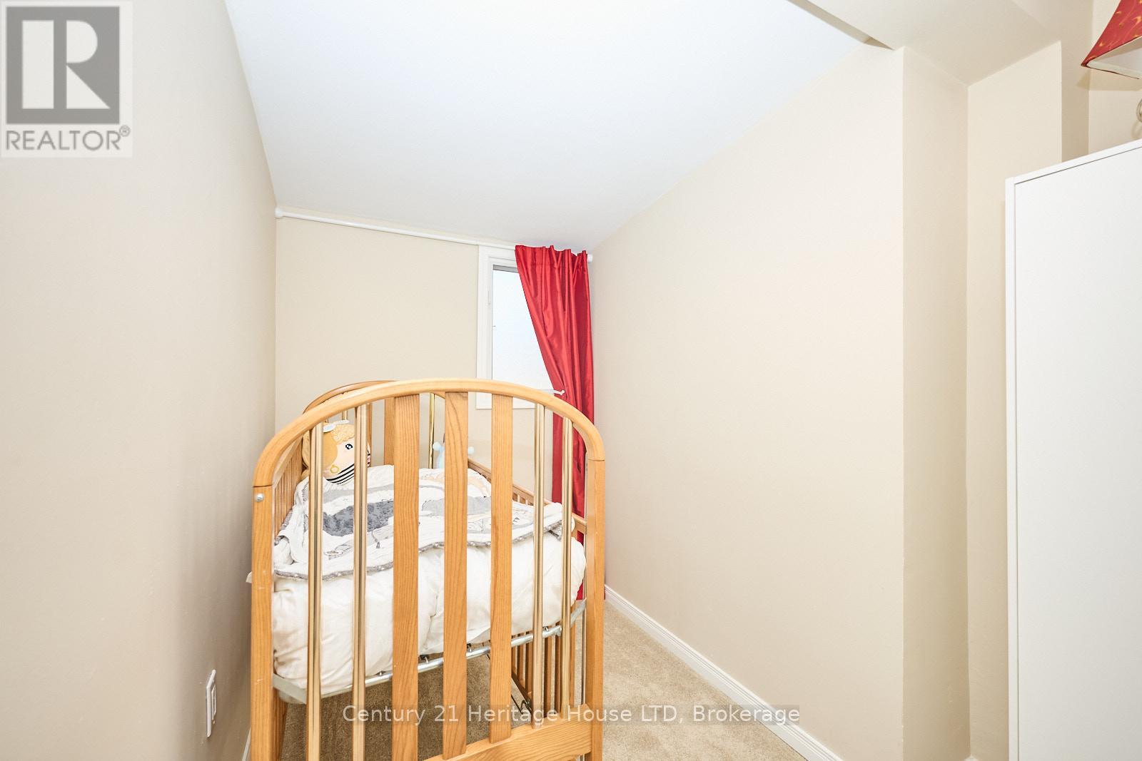 30 Mcalpine Avenue S, Welland, Ontario  L3B 1T6 - Photo 28 - X12213358