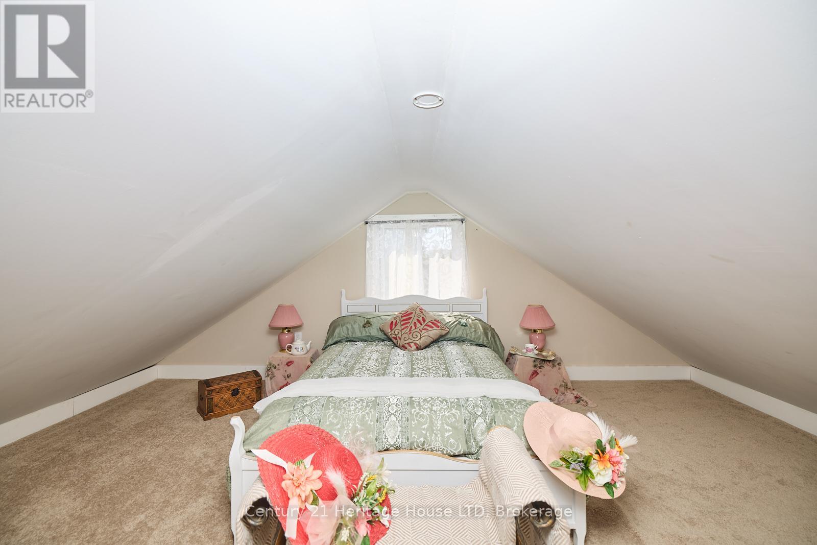 30 Mcalpine Avenue S, Welland, Ontario  L3B 1T6 - Photo 31 - X12213358