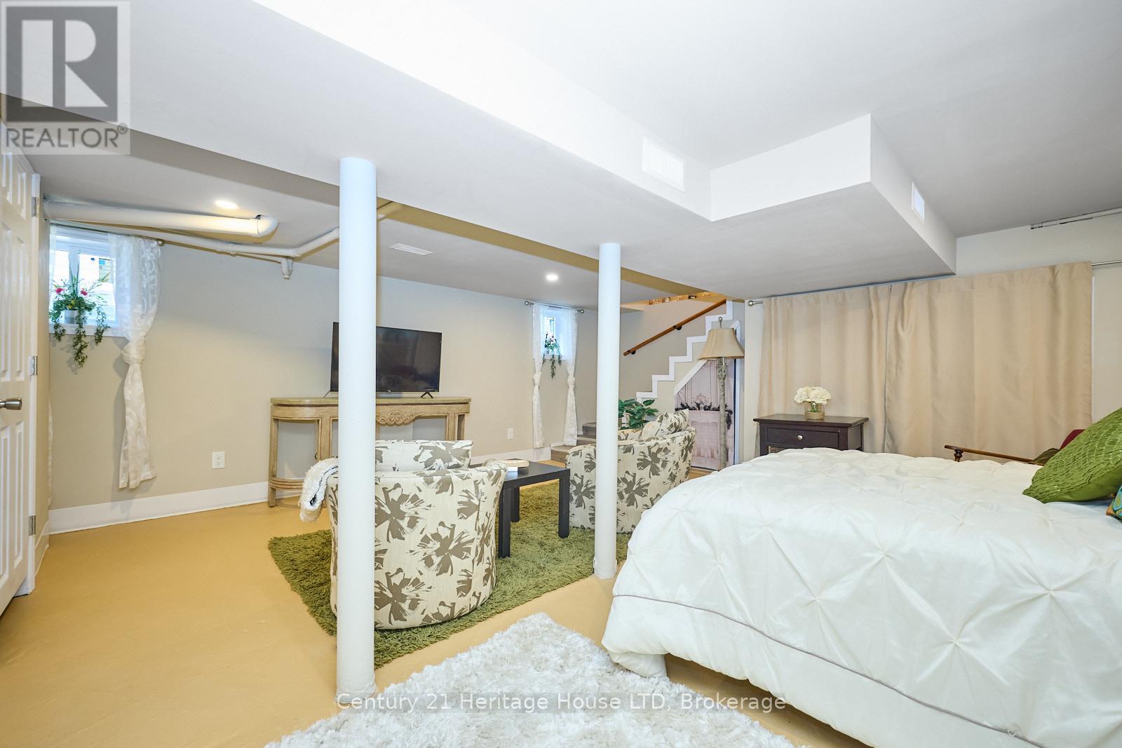 30 Mcalpine Avenue S, Welland, Ontario  L3B 1T6 - Photo 37 - X12213358