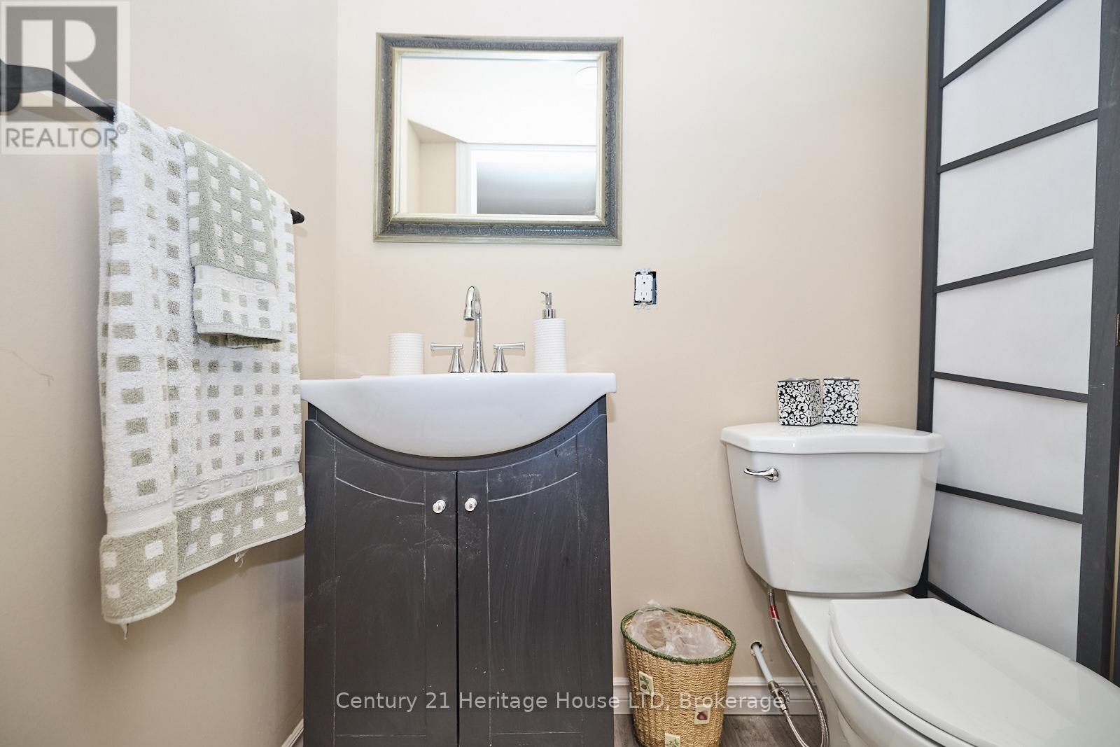 30 Mcalpine Avenue S, Welland, Ontario  L3B 1T6 - Photo 39 - X12213358