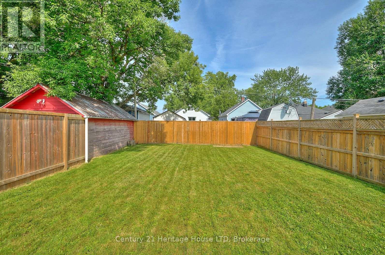 30 Mcalpine Avenue S, Welland, Ontario  L3B 1T6 - Photo 8 - X12213358