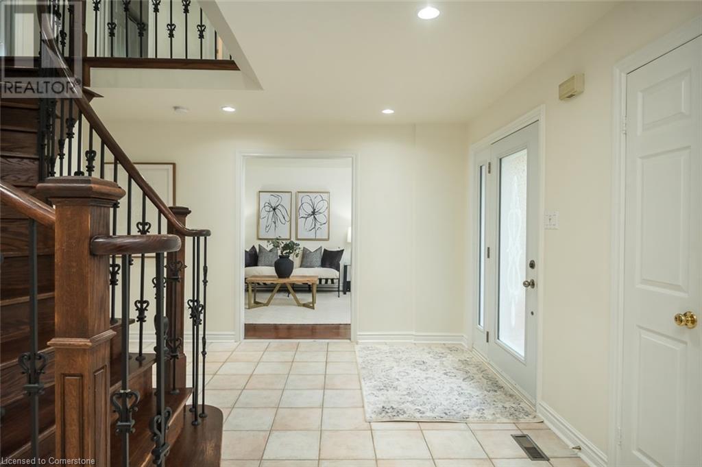 1220 Grandview Drive, Oakville, Ontario  L6H 4Z1 - Photo 6 - 40739010