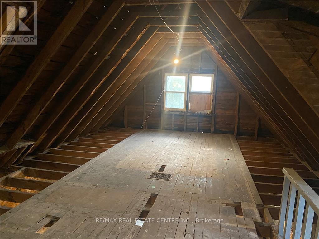 60 William Street, Hamilton (Landsdale), Ontario  L8L 5T7 - Photo 10 - X12213042