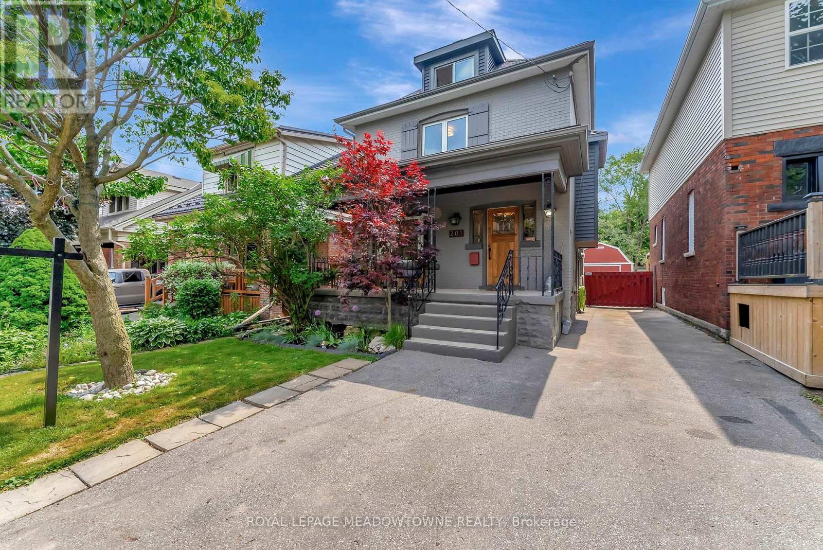 201 ROTHSAY AVENUE, Hamilton, Ontario