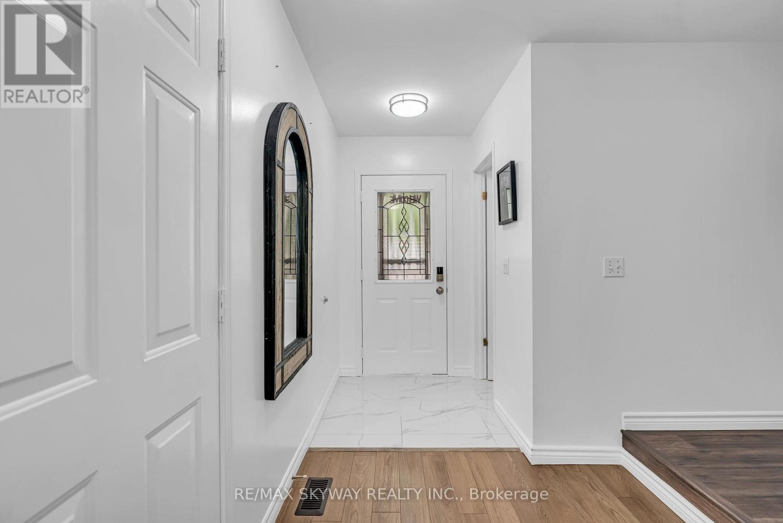 112 Karalee Crescent, Cambridge, Ontario  N3C 4H3 - Photo 13 - X12213075