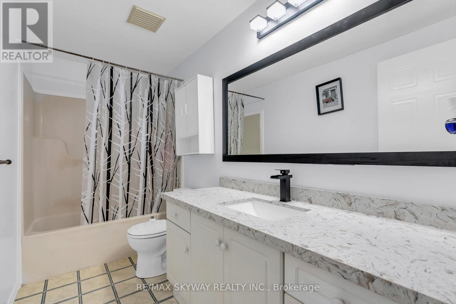 112 Karalee Crescent, Cambridge, Ontario  N3C 4H3 - Photo 24 - X12213075