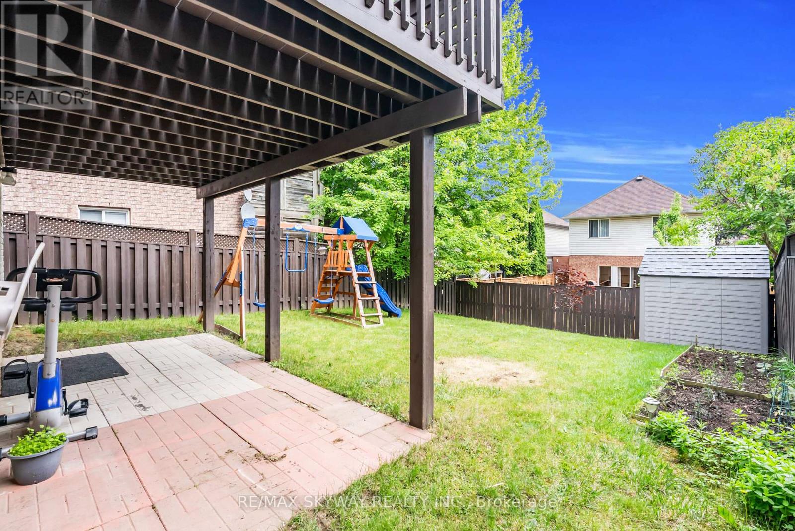 112 Karalee Crescent, Cambridge, Ontario  N3C 4H3 - Photo 34 - X12213075