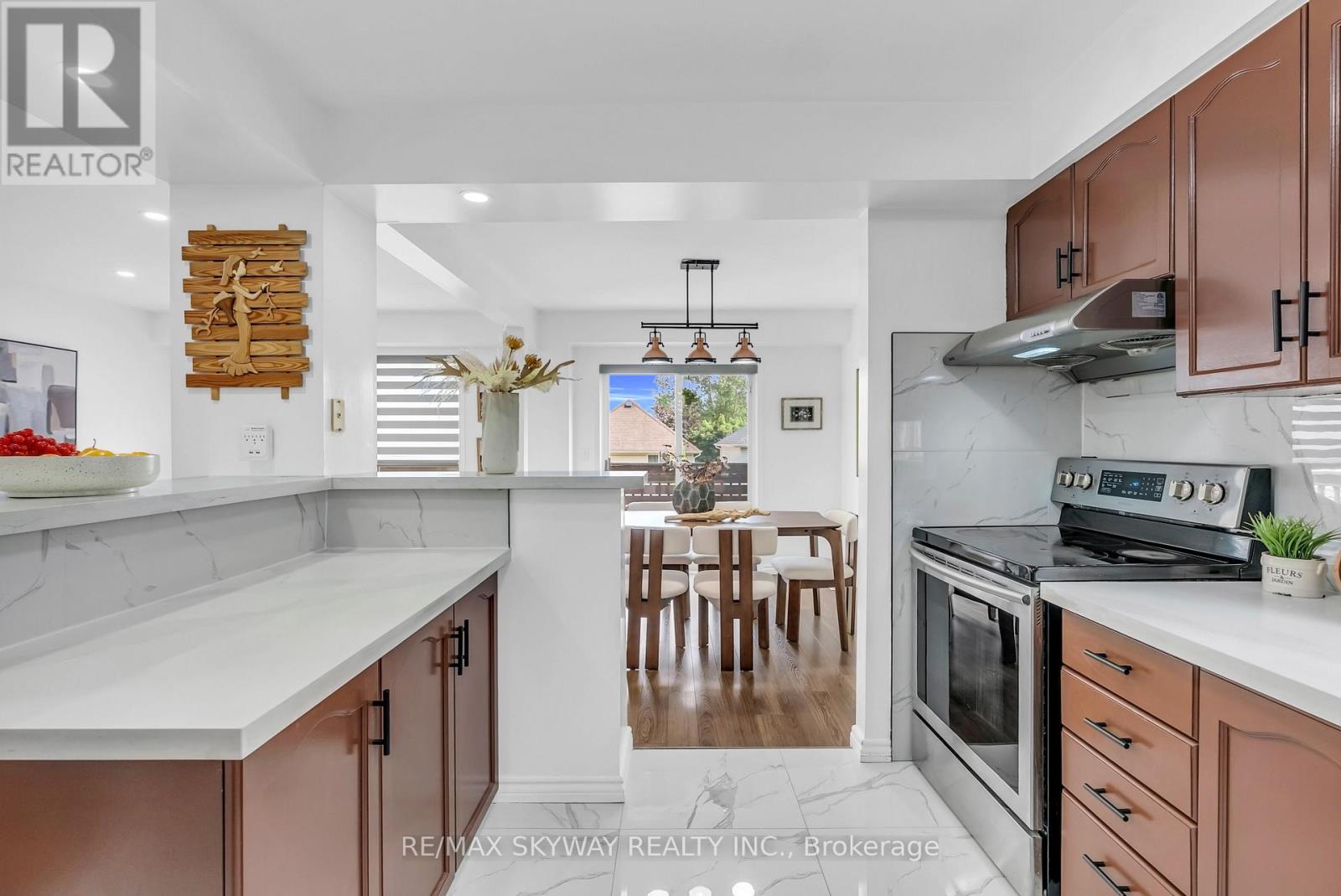 112 Karalee Crescent, Cambridge, Ontario  N3C 4H3 - Photo 8 - X12213075