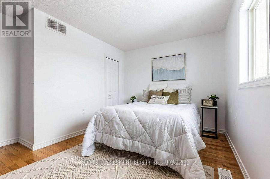 62 Spadara Drive, Hamilton, Ontario  L9B 2K3 - Photo 24 - X12213105