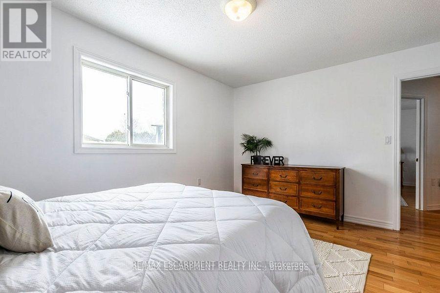 62 Spadara Drive, Hamilton, Ontario  L9B 2K3 - Photo 25 - X12213105