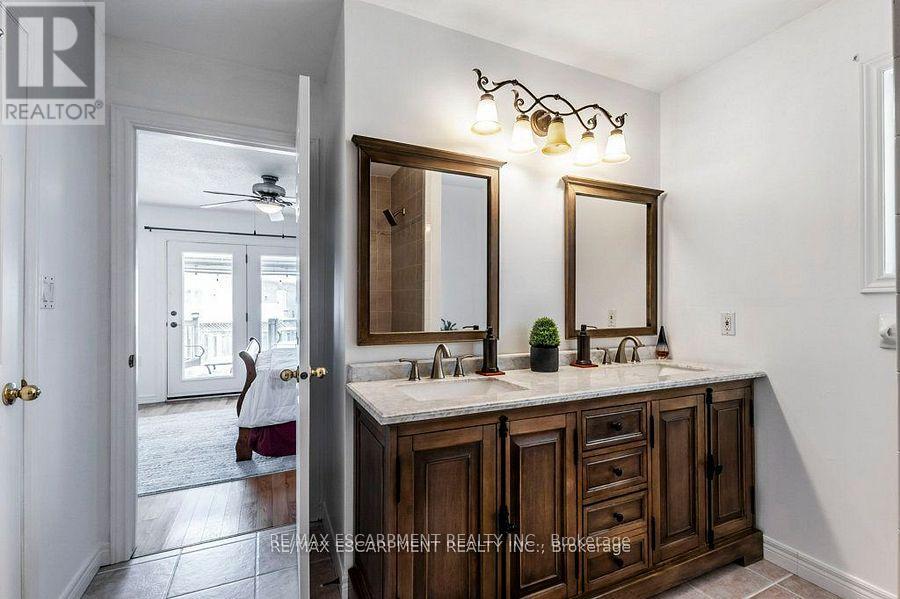62 Spadara Drive, Hamilton, Ontario  L9B 2K3 - Photo 29 - X12213105