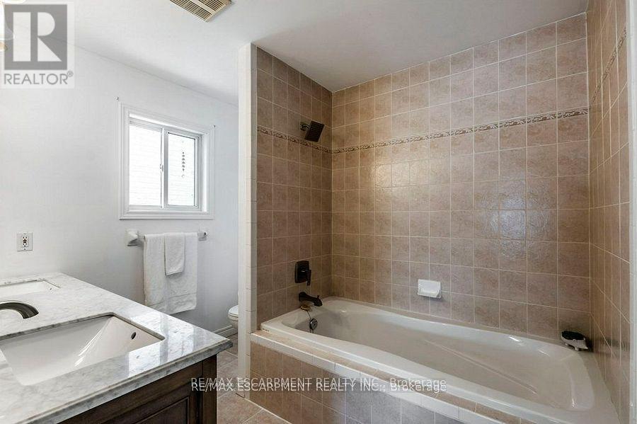 62 Spadara Drive, Hamilton, Ontario  L9B 2K3 - Photo 30 - X12213105