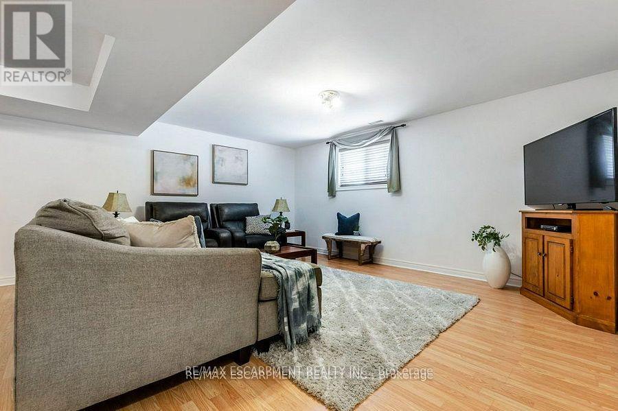 62 Spadara Drive, Hamilton, Ontario  L9B 2K3 - Photo 34 - X12213105