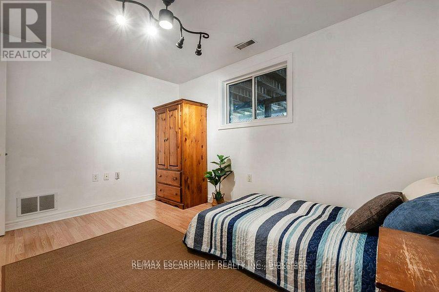 62 Spadara Drive, Hamilton, Ontario  L9B 2K3 - Photo 38 - X12213105