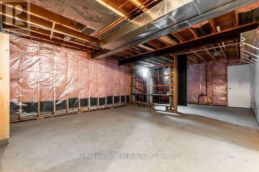 62 Spadara Drive, Hamilton, Ontario  L9B 2K3 - Photo 40 - X12213105