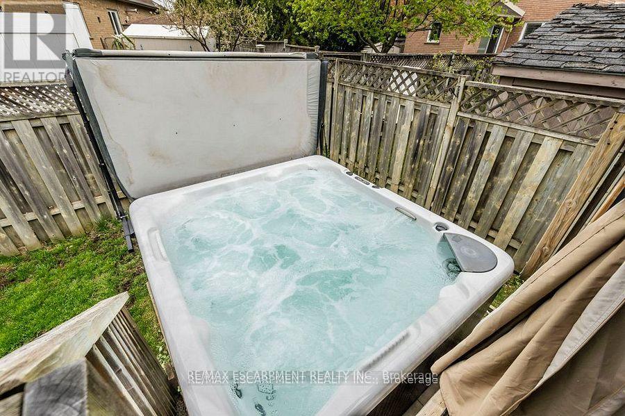 62 Spadara Drive, Hamilton, Ontario  L9B 2K3 - Photo 46 - X12213105