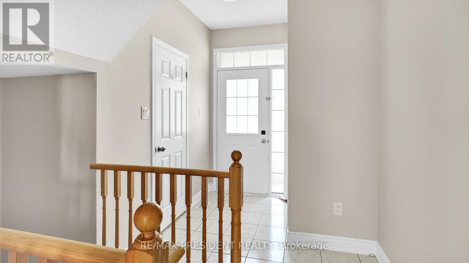 7701 Black Maple Drive, Niagara Falls, Ontario  L2H 0N7 - Photo 4 - X12213116