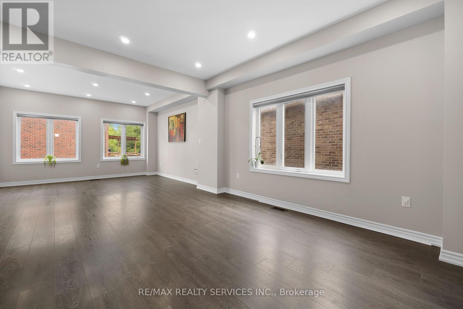 178 Tumblewood Place, Welland, Ontario  L3B 0J3 - Photo 4 - X12213132