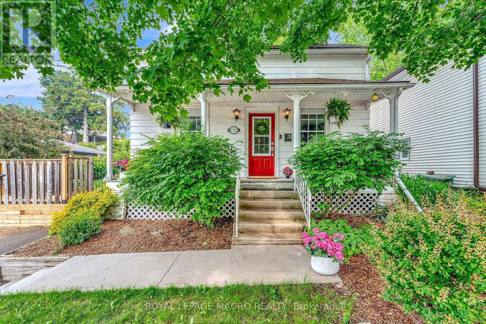 1725 Franklin Boulevard, Cambridge, Ontario  N3C 1N7 - Photo 1 - X12213230