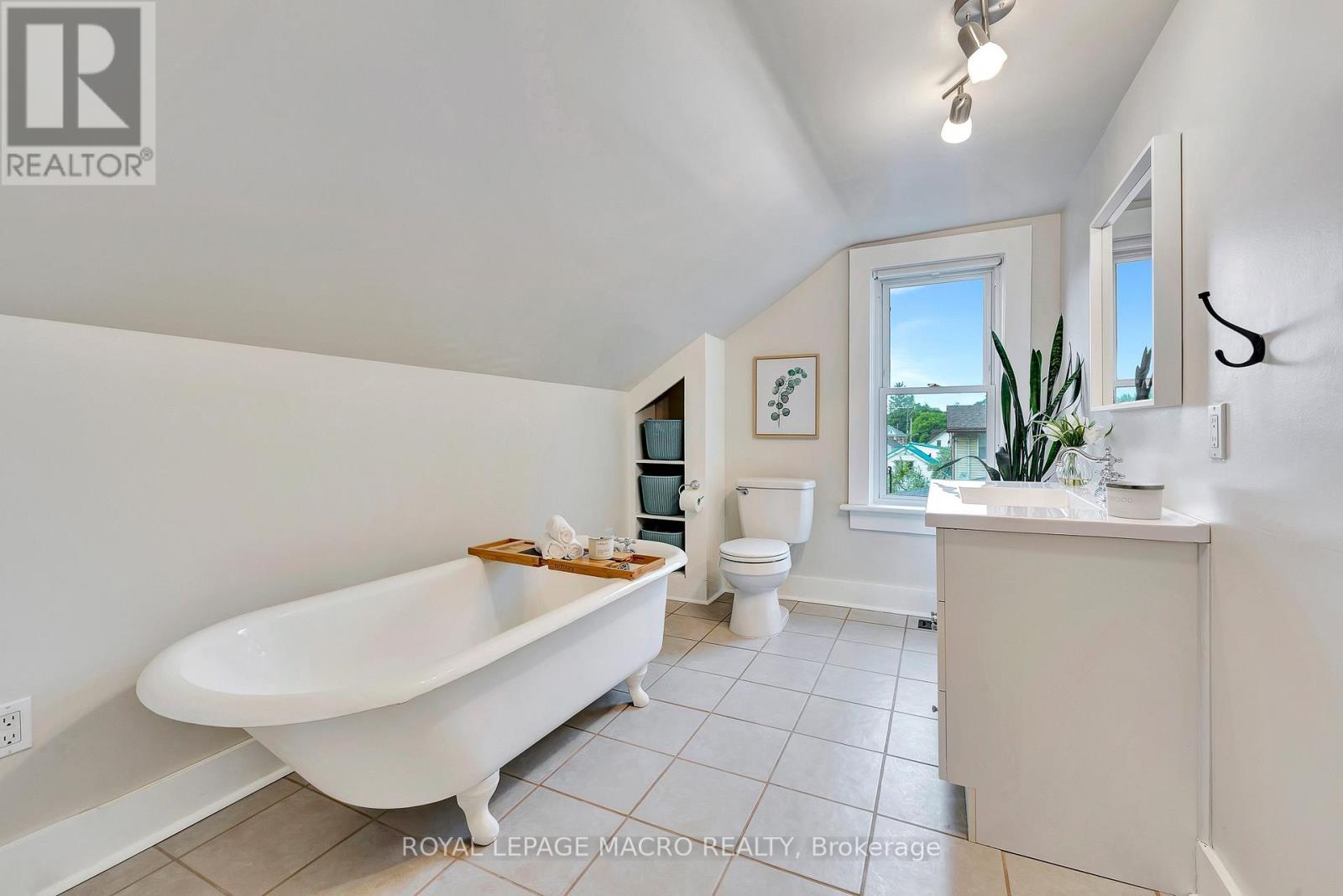 1725 Franklin Boulevard, Cambridge, Ontario  N3C 1N7 - Photo 17 - X12213230