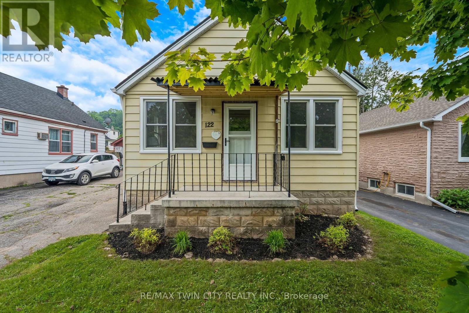 122 TAIT STREET, Cambridge, Ontario