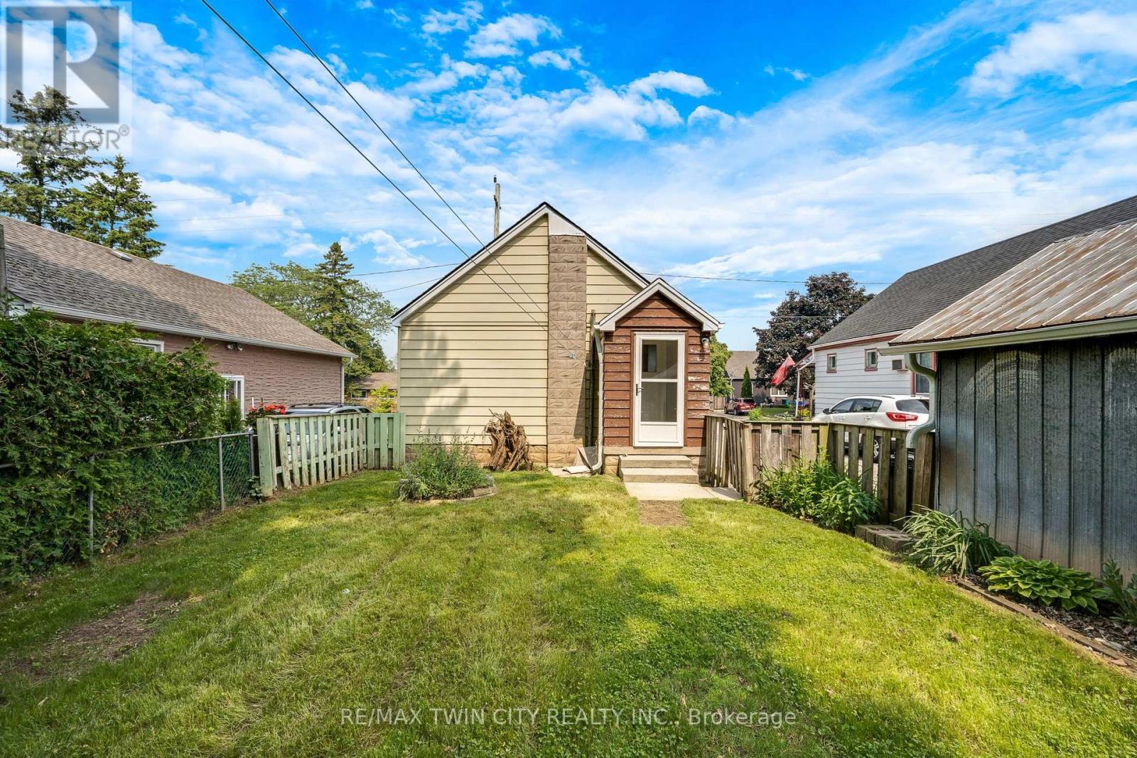 122 Tait Street, Cambridge, Ontario  N1S 3E5 - Photo 15 - X12213237
