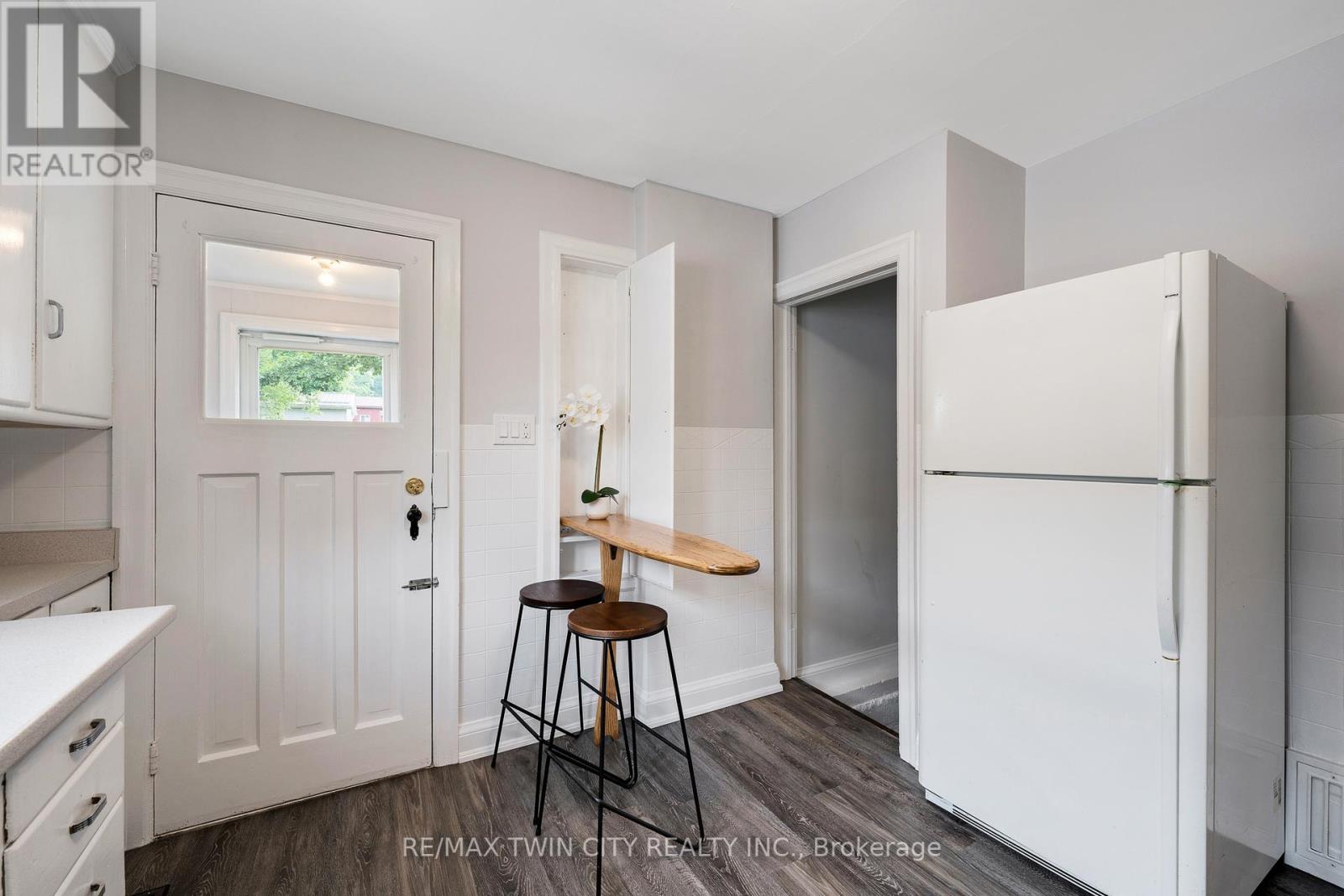122 Tait Street, Cambridge, Ontario  N1S 3E5 - Photo 9 - X12213237