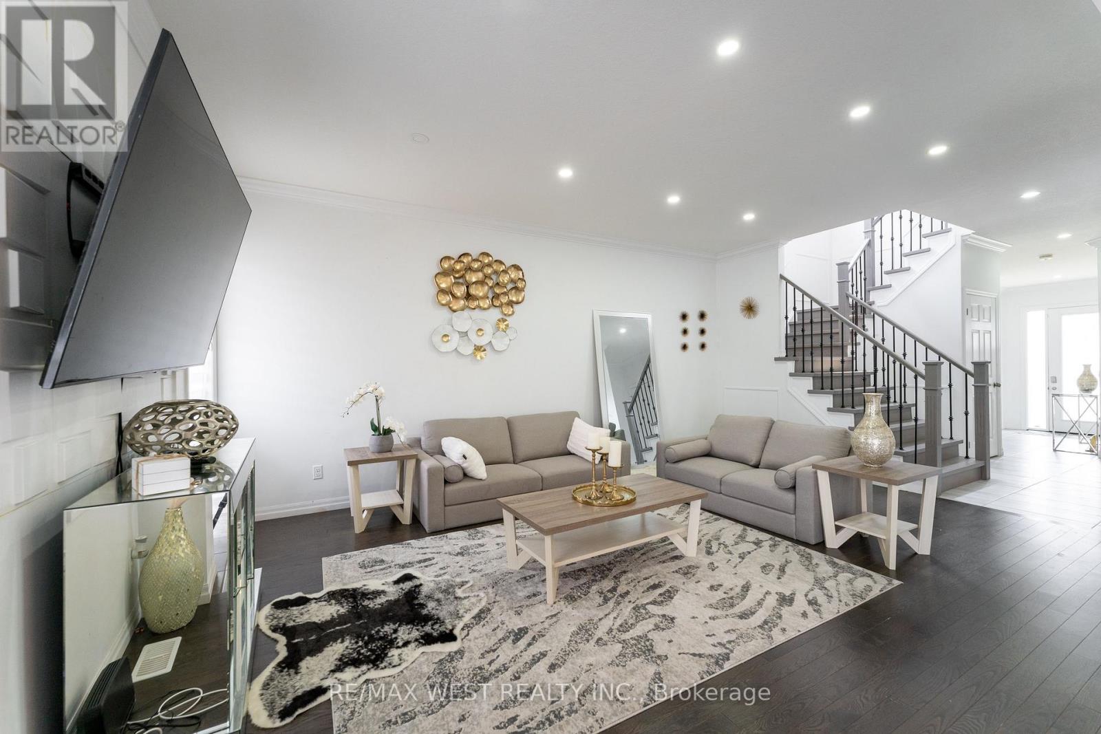 301 Freure Drive, Cambridge, Ontario  N1S 0B5 - Photo 10 - X12213239