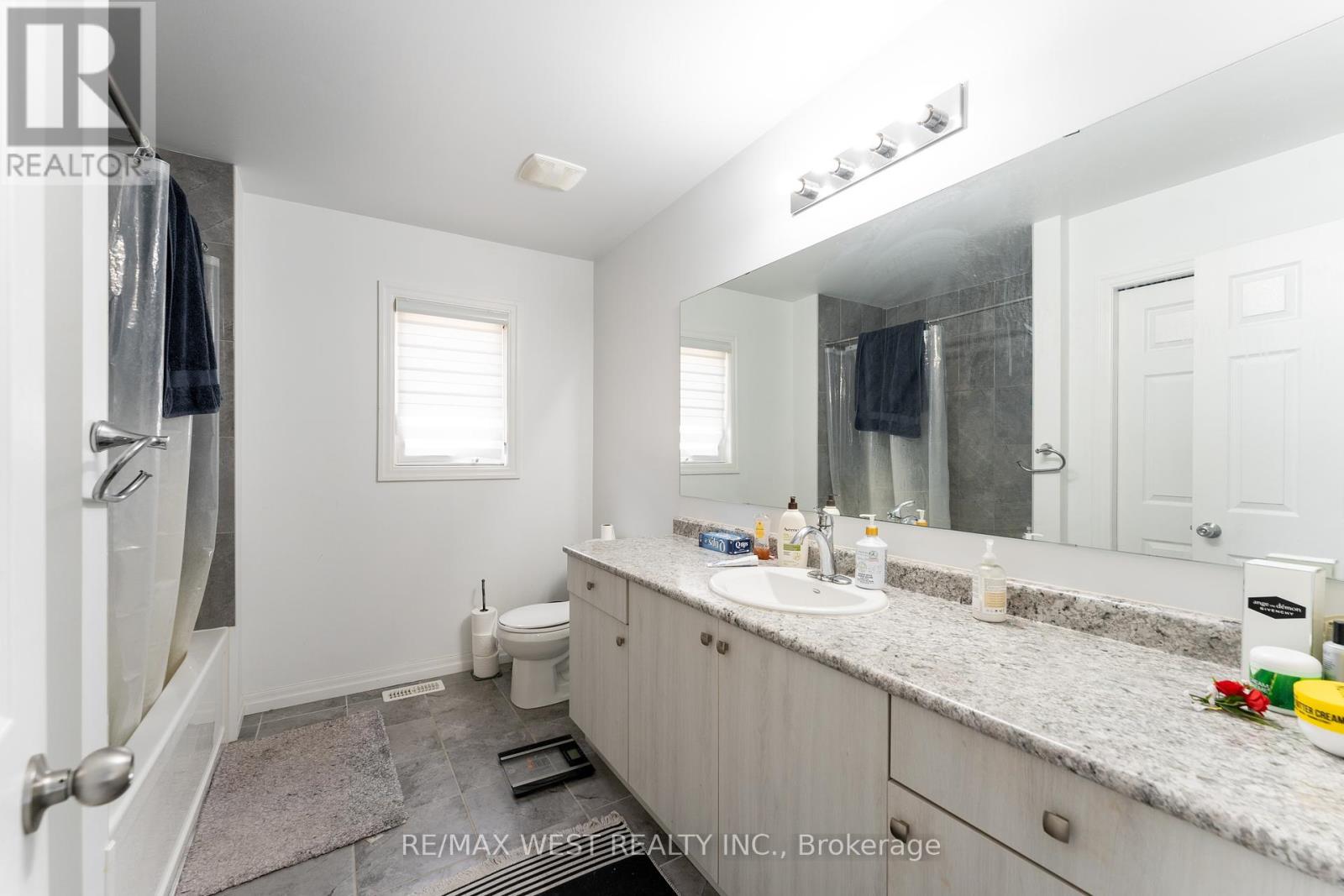 301 Freure Drive, Cambridge, Ontario  N1S 0B5 - Photo 28 - X12213239