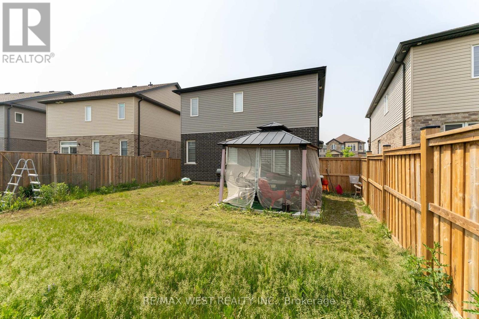 301 Freure Drive, Cambridge, Ontario  N1S 0B5 - Photo 33 - X12213239